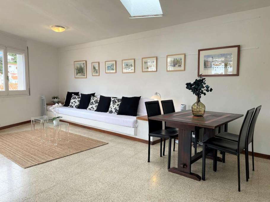 Des Puig - Apartment With Sea Views Cadaques Exterior photo